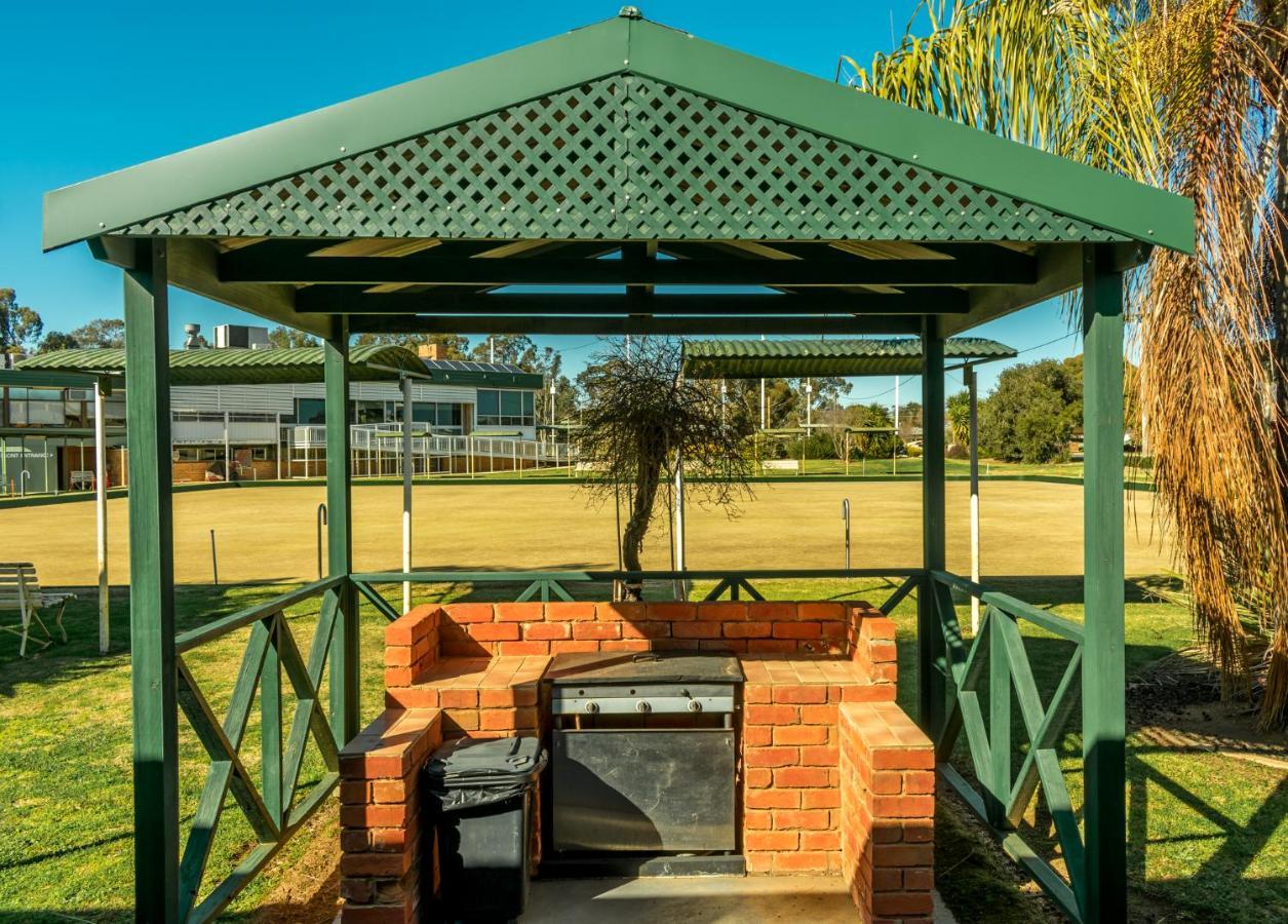 Deniliquin Country Club Motor Inn Exterior foto